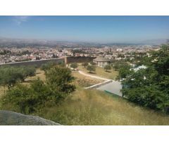 Solar residencial urbano consolidado en la zona de Cármenes de San Miguel (Granada)