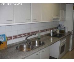 Piso de 4 habitaciones y 2 baños .