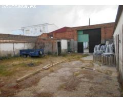 Parcela de 500 m2 con nave de 300