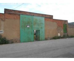 Parcela de 500 m2 con nave de 300