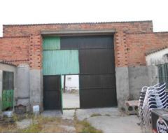 Parcela de 500 m2 con nave de 300