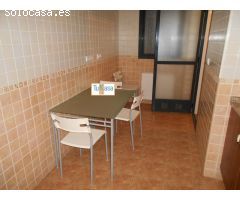 Piso  en residencial con piscina,montesol, Cáceres
