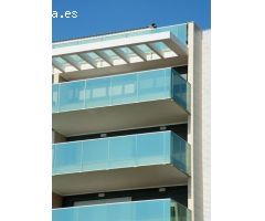MAGNIÍFICO APARTAMENTO DE TRES DORMITORIOS CON PARKING Y PISCINA