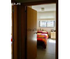 MAGNIÍFICO APARTAMENTO DE TRES DORMITORIOS CON PARKING Y PISCINA