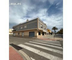 PROPIEDAD SINGULAR: EDIFICIO CON 2 VIVIENDAS Y APARTAMENTO + LOCAL DE 210M²