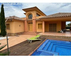 MAGNIFICO CHALET EN LA URBANIZACIÓN RIUMAR