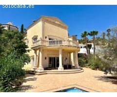 Espectacular Chalet en Campello con Vistas al Mar: Tu Paraíso Personal