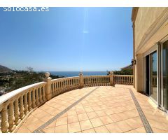 Espectacular Chalet en Campello con Vistas al Mar: Tu Paraíso Personal