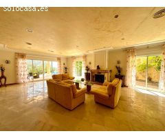 Espectacular Chalet en Campello con Vistas al Mar: Tu Paraíso Personal