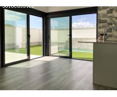 CHALET PAREADO DE RECIENTE CONSTRUCCIÓN EN MUTXAMEL