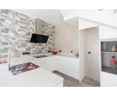 CHALET PAREADO DE RECIENTE CONSTRUCCIÓN EN MUTXAMEL