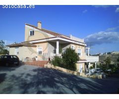 Amplio Chalet con Piscina y Casa de Invitados en El Moralet, San Vicente del Raspeig