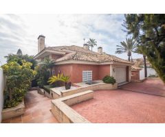 CHALET INDEPENDIENTE EN PLAYA SAN JUAN