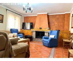 CHALET CON GRAN TERRENO EN LA ZONA DE VILLENA