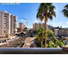 ???? Elegancia en la Albufereta – Piso Reformado con Vistas al Mar y un Oasis de Urbanización ?