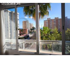 ???? Elegancia en la Albufereta – Piso Reformado con Vistas al Mar y un Oasis de Urbanización ?