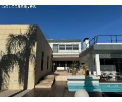 Exclusivo Chalet en Valverde Nuevo: Lujo, Confort y Ubicación Estratégica