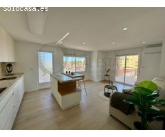 Vivienda reformada en primera línea de mar en Torrevieja, junto al puerto