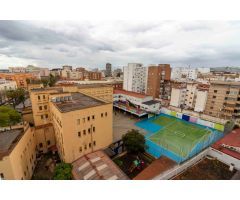 AMPLIO PISO CON ESPECTACULARES VISTAS EN LA AVENIDA COLÓN. COLEGIO MÉDICO. BADAJOZ