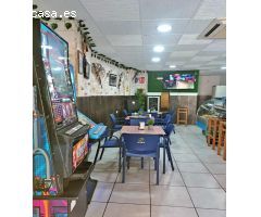 Sensacional inversión. Local bar/cafetería en San Blas con inquilinos con contrato para 10 años.