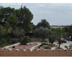 Gran Chalet independiente en la Almajada con amplias estancias y parcela de 1500 m²