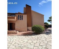 Gran Chalet independiente en la Almajada con amplias estancias y parcela de 1500 m²