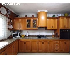 Gran Chalet independiente en la Almajada con amplias estancias y parcela de 1500 m²