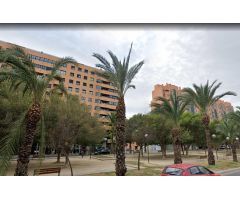 Se vende planta baja, esquina para vivienda de más de 100 m2 en Alicante, zona  Gran Via