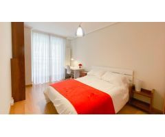 Tres dormitorios y dos baños para compartir ¡Ideal MIR! | Castilla-Hermida. Por habitaciones