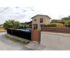 CASA CON FINCA CERRADA Y PISCINA AL LADO DE LUGO – SANTO MATIAS – O VERAL – LUGO