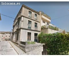EDIFICACION DE 3 PLANTAS SOBRE RASANTE, TERRAZA, PATIO Y GARAJE  EN BUENA ZONA DE NAVIA PARA REFORMA