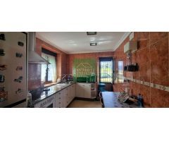AL LADO DE NAVIA - ASTURIAS - PUEBLO DE ARMENTAL CASA AMUEBLADA CON FINCA CERRADA LISTA PARA ENTRAR 