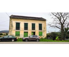 GRAN CASA UNIFAMILIAR CON MUCHAS POSIBILIDADES - AL LADO DE LA RÍA DEL EO EN VILAVEDELLE - CASTROPOL