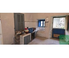 GRAN CASA A REFORMAR EN EL CENTRO DE FIGUERAS, CASTROPOL, ASTURIAS