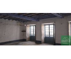 GRAN CASA A REFORMAR EN EL CENTRO DE FIGUERAS, CASTROPOL, ASTURIAS