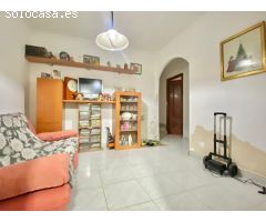 Planta baja con cuatro habitaciones en Cunit