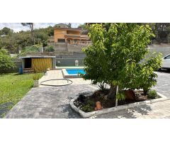 Acogedora casa con jardín y piscina en entorno natural