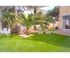 Villa de Lujo en Venta en La Manga del Mar Menor, Murcia