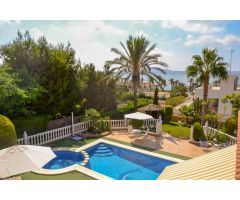 Villa de Lujo en Venta en La Manga del Mar Menor, Murcia