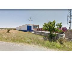 Urbis te ofrece una nave industrial en Torrejoncillo, Cáceres.