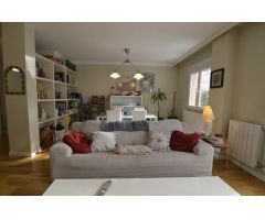 Urbis te ofrece un maravilloso chalet en venta en zona La Valmuza, Doñinos de Salamanca, Salamanca.