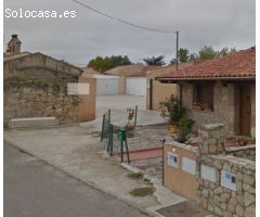 Urbis te ofrece una plaza de garaje cerrada en venta, zona Zarapicos, Pueblo, Salamanca.