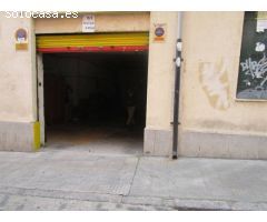 Urbis te ofrece un local en alquiler en Salesas, Salamanca.