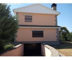 Urbis te ofrece un chalet independiente en venta en Castellanos de Villiquera, Salamanca.