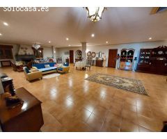 Urbis te ofrece un chalet independiente en venta en Castellanos de Villiquera, Salamanca.