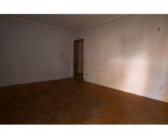 Urbis te ofrece un piso en venta en Guijuelo, Salamanca.