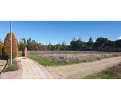 Urbis te ofrece parcelas urbanas en Aldeamayor de San Martín, Valladolid.