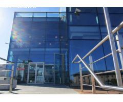 Urbis te ofrece un edificio industrial, comercial y de oficinas en el polígono Montalvo