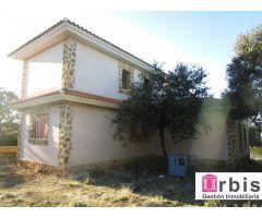 Urbis te ofrece una estupenda casa en venta en zona Cuatro Calzadas, Salamanca.
