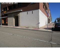 Urbis te ofrece un amplio local comercial en venta en Carbajosa de la Sagrada, Salamanca.